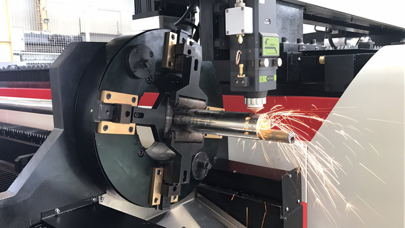 1500W Laser Tube Cutting Machine til salgs Tube Pipe Laser og 1,5KW metall Cutter