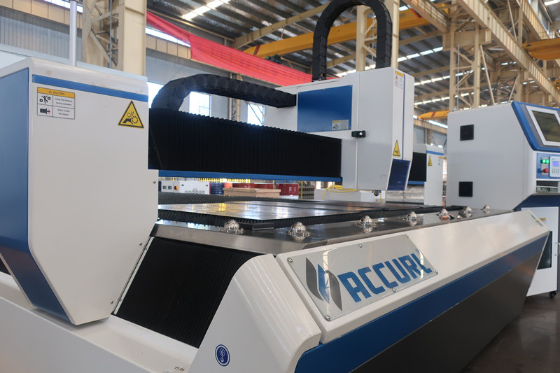 ACCURL Produsenter 1000W fiber CNC Laser Cutting Machine med IPG 1KW