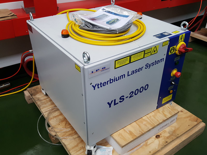 Laser IPG YLS-2000 watt laserkilde for 2kw nøyaktig laserskjærer